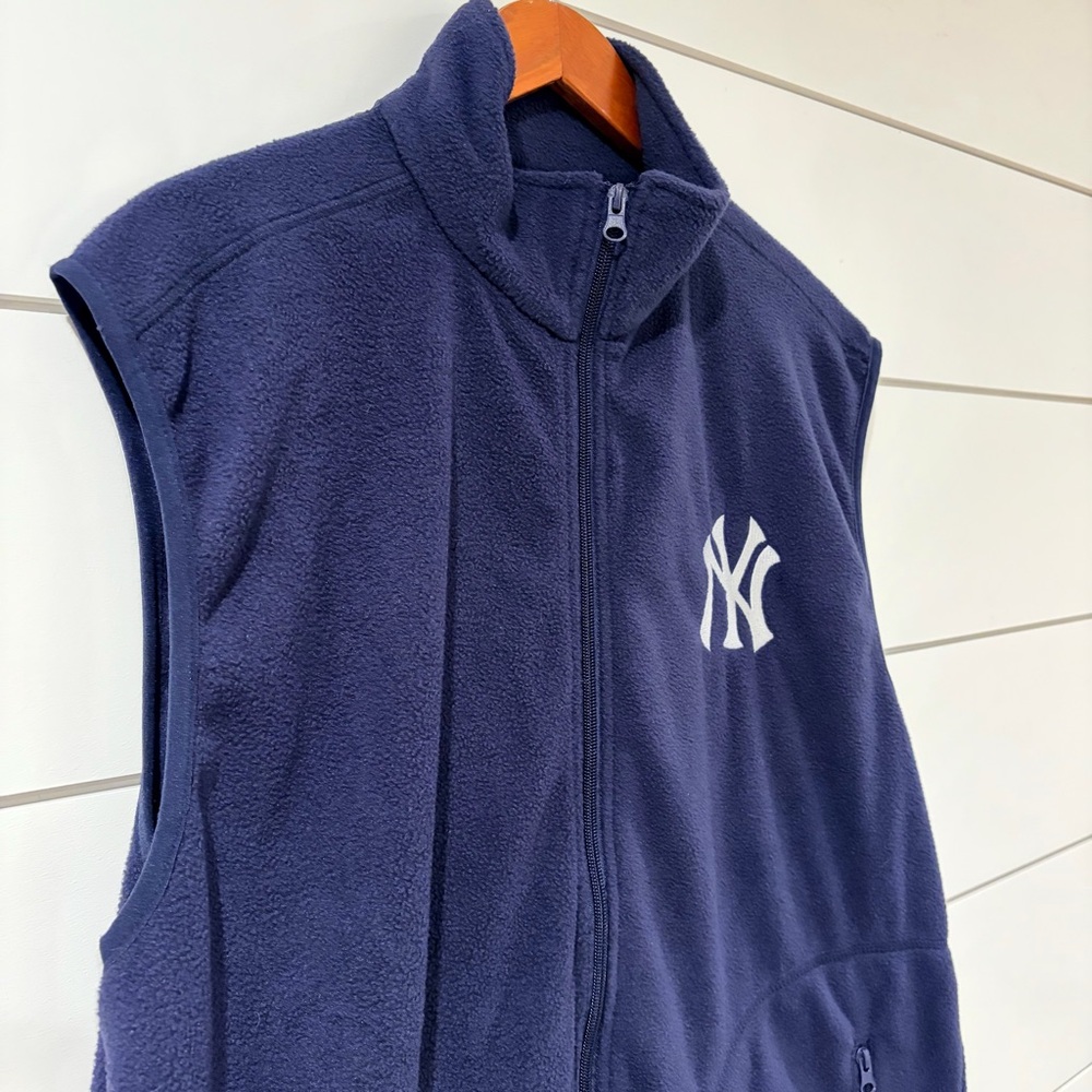 NY Yankees Navy Fleece Vest XL Full Zip Minimalist Streetwear Sportswear - Picture 4 of 11